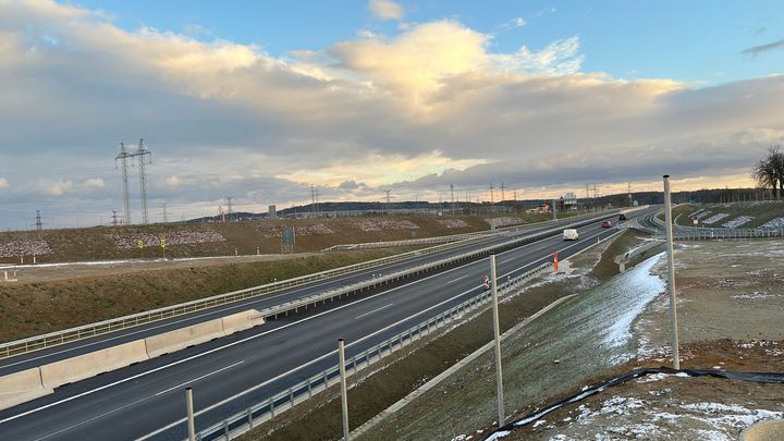 Babiš má plán, jak zlevnit dálnice. Rodinná známka nedává smysl, oponují experti