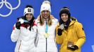 Anna Veithová, Ester Ledecká a Tina Weiratherová s medailemi za super-G na ZOH 2018