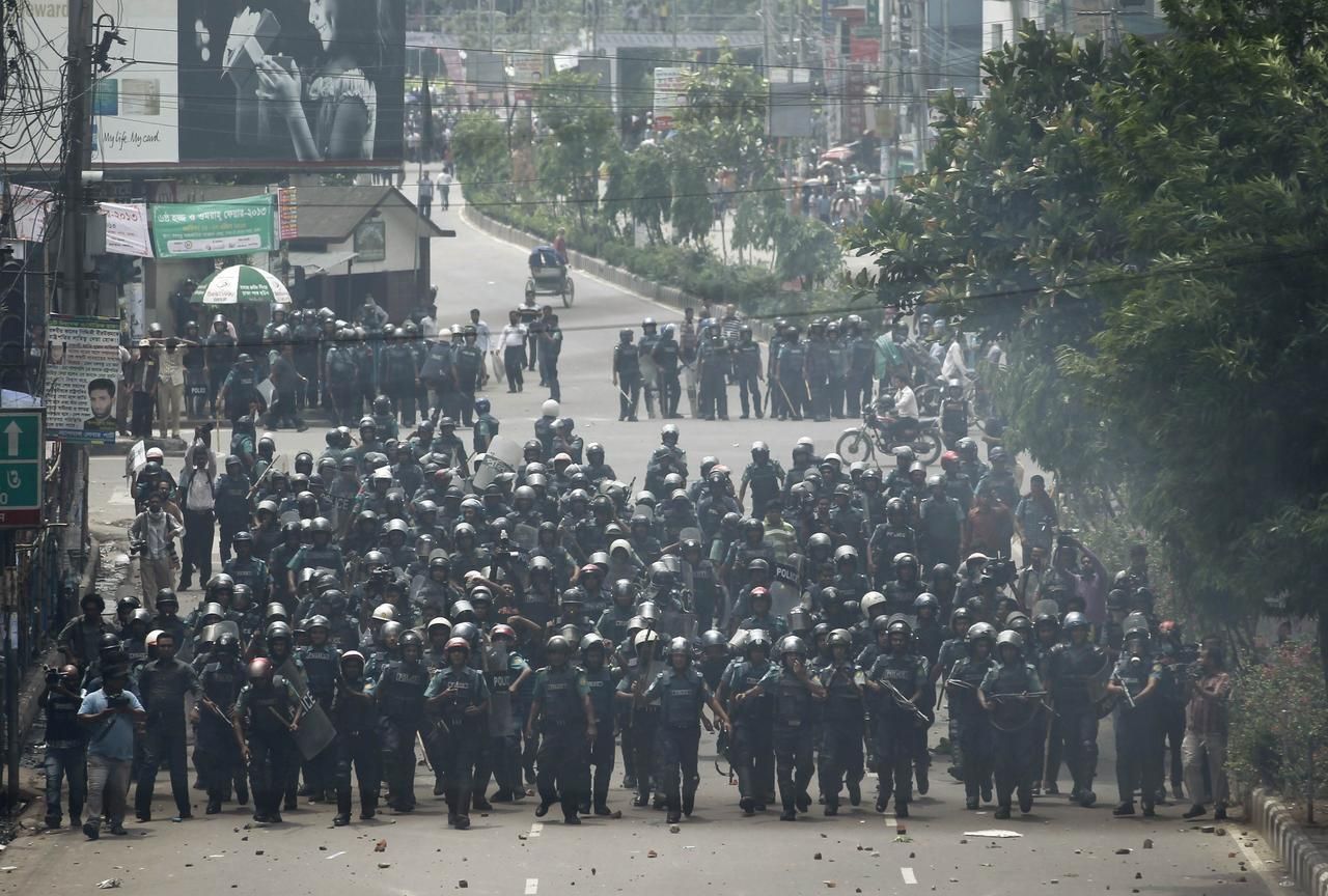 Bangladéš - Dháka - islamisté - protest - výtržnosti