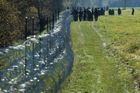 V Evropě roste další plot, na slovinských hranicích ho staví Rakušané
