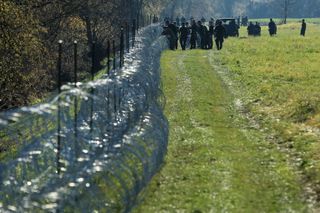 Plot na svých hranicích staví kvůli uprchíkům po Maďarsku také Slovinsko.