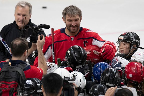 Čínu v létě jako vyslanec NHL navštívil hvězdný Alexandr Ovečkin. Zámořská liga stále hledá cesty k expanzi, a tak o rozvoj čínského hokeje hodně stojí.