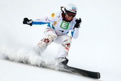 Ledecká upřednostnila lyže. Paralelní slalom vyhrála v 45 letech Rieglerová