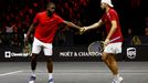 Jack Sock and Frances Tiafoe při posledním zápase Rogera Federera