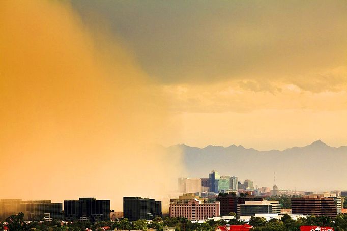 Haboob Hits Phoenix Aug. 18, 2011 - Phoenix, AZ, United States of America - A ''haboob'' or dust storm moves from the suburb of Tempe to downtown Phoenix Thursday. A haboob (Arabic for ''strong wind'') is a type of intense duststorm commonly observed in arid regions throughout the world. They have been observed in the Sahara desert, the Arabian Peninsula, throughout Kuwait, and most arid regions of Iraq. In the USA, they are frequently observed in the deserts of Arizona, including Yuma and Phoenix, as well as New Mexico and Texas. ''Haboob'' has been widely used to describe dust storms for more than a generation In Arizona but this year the very word ''haboob'' has become a political football because some conservatives have lobbied against use of the word, favoring English words, like ''dust storm.'' Photo by Jack Kurtz / ZUMA Press