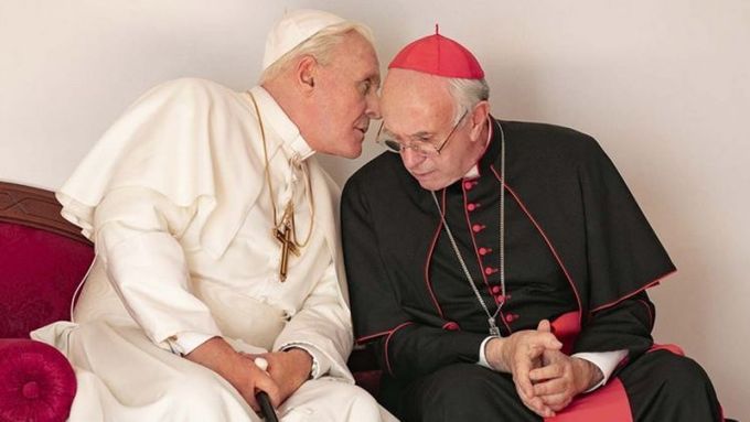 "I v reálném životě můžeme u papeže Benedikta pozorovat spíše uzavřenost, zatímco František reprezentuje snahu vyrovnat se s výzvami, které svět přináší a které se nedají zakázat," říká Jandourek.