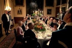 Film Panství Downton předstírá život na zámku, kvalitou však patří do podzámčí
