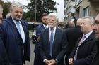 Pane prezidente, mám strach chodit ven, volal invalida z balkonu na Pavla