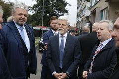 Pane prezidente, mám strach chodit ven, volal invalida z balkonu na Pavla