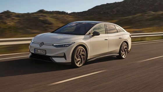 Volkswagen ID.7 - nejnovější německý elektromobil a konkurent Tesly Model 3.