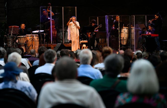 Snímek z koncertu Susany Bacy.
