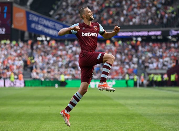 West Ham -  Luton: Tomáš Souček slaví gól