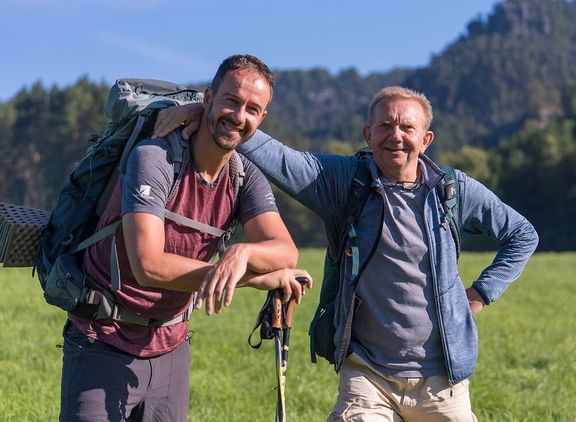 Měl Mirek Vladyka v batohu věci nebo ne? Otázka, která se objevila po odvysílání každého dílu dokumentu Stezka Českem. „Měl tam věci jako každý jiný," směje se Martin.