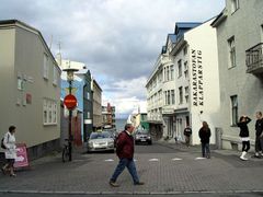Se zimou zalila ulice Reykjavíku i ponurost a špatná atmosféra.