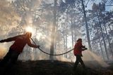 V oblasti Guarda na severu Portugalska oheň vypukl na místech, kde plameny v roce 2009 zničily téměř 30 tisíc akrů lesa a farmářské půdy.