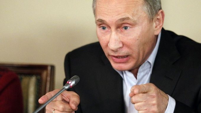 Putinův styl posilování míru zbrojením čínské porotě imponuje.