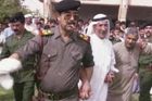 Saddám Husajn byl iráckým prezidentem v letech 1979 až 2003. Svého času patřil k nejhledanějším osobám světa. Zmizel při pádu Bagdádu během americké invaze, kterou v březnu 2003 spustil prezident George Bush mladší. Ten po útocích z 11. září 2001 zařadil Irák mezi státy tzv. osy zla a neváhal s ním vstoupit znovu do války.