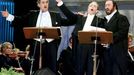 "Tři tenoři živě v Tokiu", koncert v červnu 1996. Zleva Placido Domingo, Jose Carreras a Luciano Pavarotti.