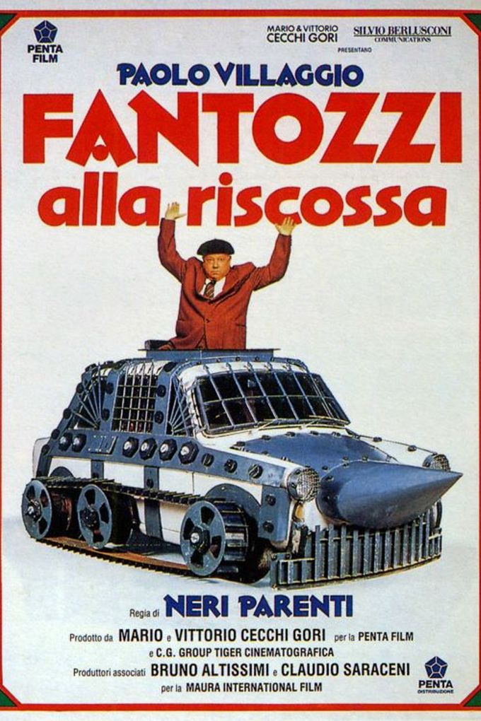 Italský komik a herec Paolo Villaggio ve filmu Fantozzi z roku 1975.