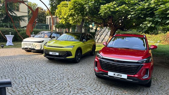 Jen jedna cena, příplatková výbava neexistuje. Čínský BAIC vytěžil Mercedes-Benz