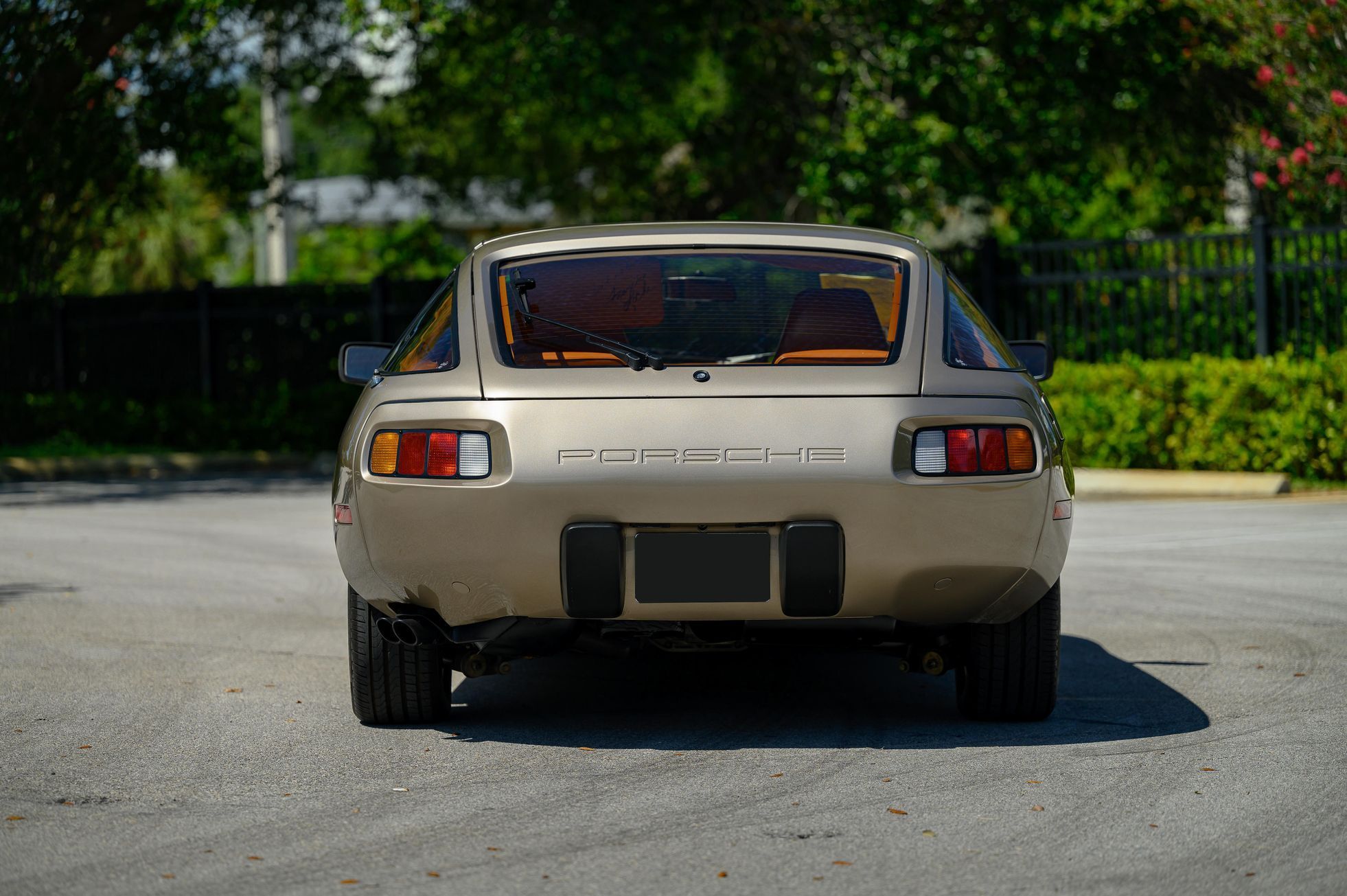Porsche 928