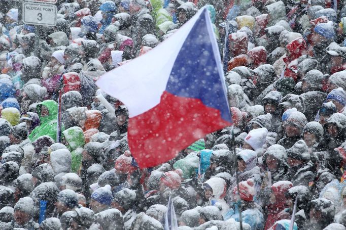 Biatlon, SP NMNM, stíhačka Ž: fanoušci ve sněhové vánici