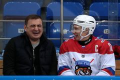 Kdo je Alexej Djumin: Ochránil Putina před medvědem, nyní může nahradit Šojgua