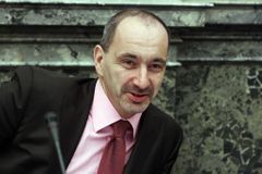 Kuba: Armáda má na ambasádě vojáky, my dáme podnikatele