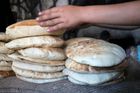 Ve Švédsku zuří netradiční válka gangů. Klany v ní bojují o monopol na pita chleba