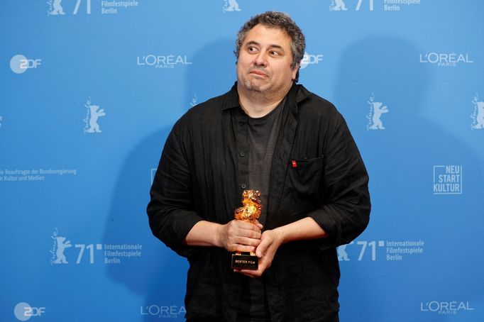 Režisér Radu Jude na festivalu Berlinale.