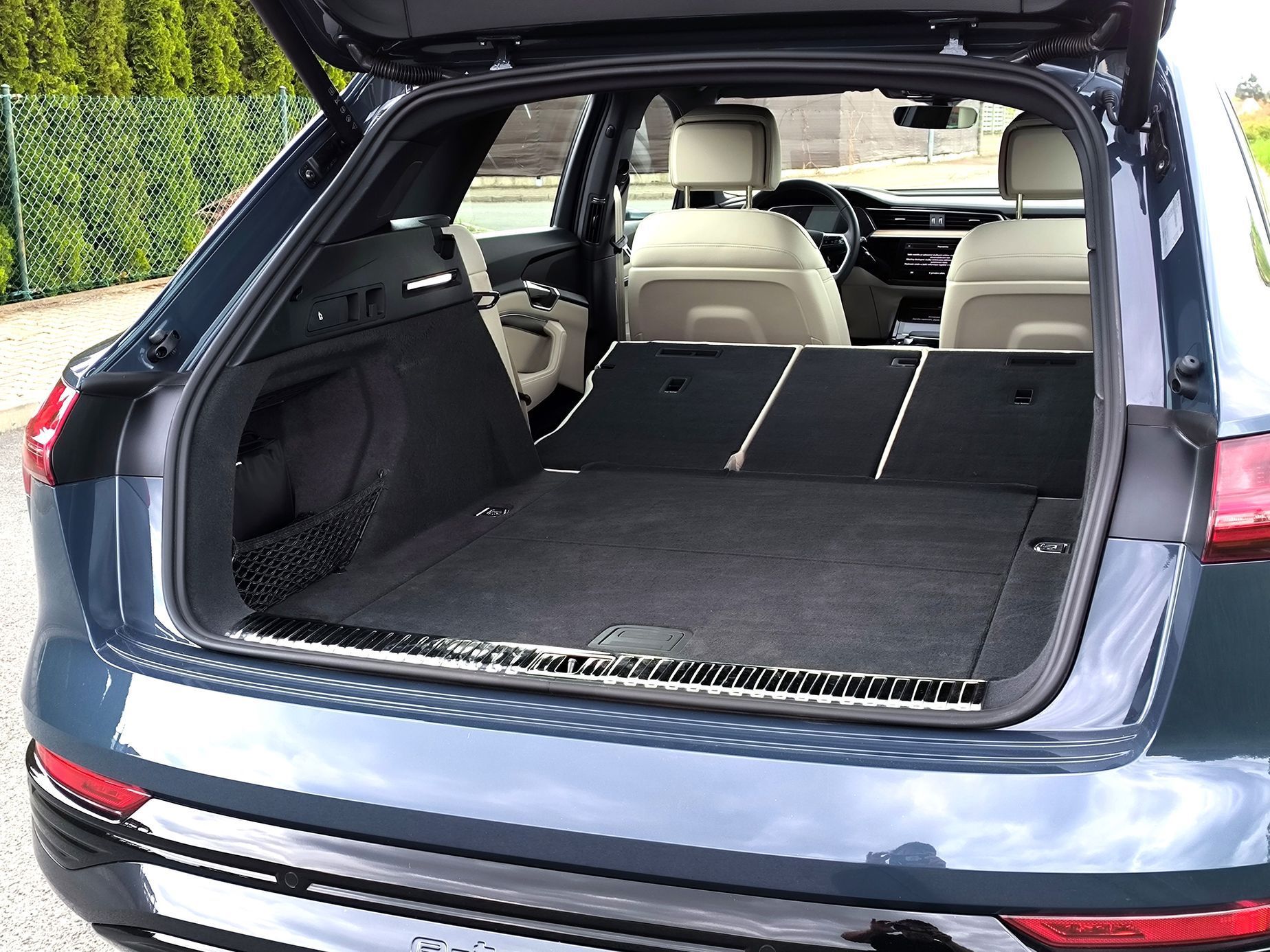 Audi Q8 55 e-tron (2023)