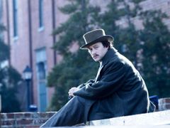 Joseph Gordon-Levitt jako Robert Lincoln