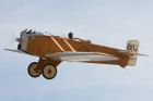 Historie společnosti Avia začala v roce 1919, kdy ji založili Pavel Beneš a Miroslav Hajn. O automobilce se logicky mluvit nedalo, Avia vznikla jako firma zabývající se nejprve produkcí leteckých součástek a jejich opravou. Záhy ale přišla také se stavbou vlastních letadel, už v roce založení se tak objevil typ BH-1 (na snímku jeho replika), který poprvé vzlétl v říjnu 1920. Jednalo se o jednomístný dolnoplošník, který posloužil jako základ pro vývoj dalších vlastních letadel.