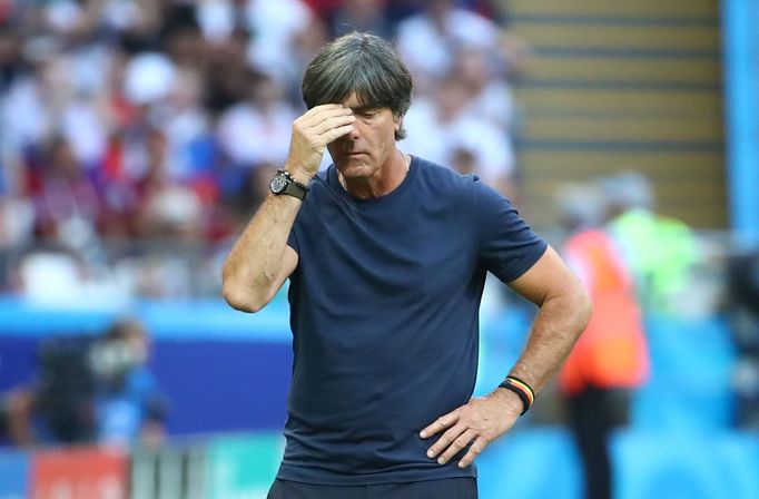 Joachim Löw v zápase s Koreou na MS 2018