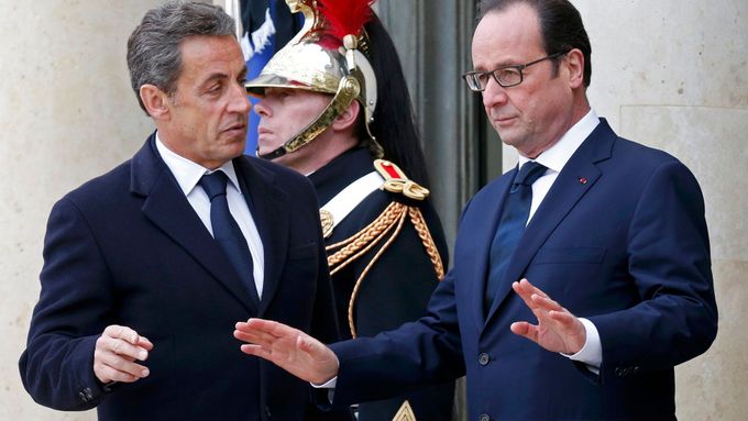 Před nedělním pietním pochodem Paříží se Hollande sešel i se svým předchůdcem Sarkozym.