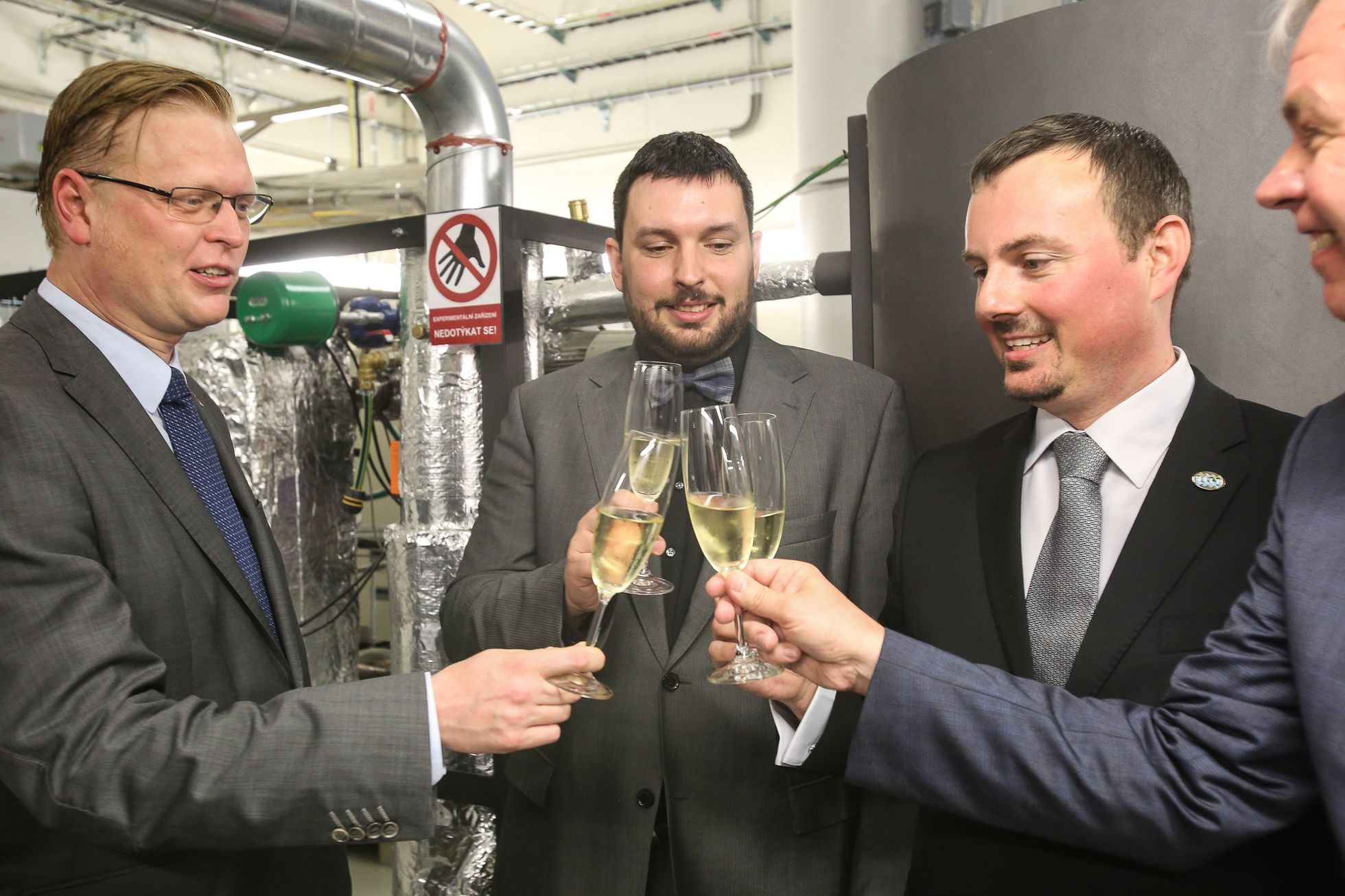 Mikroelektrárna Wave - křest s Pavlem Bělobrádkem