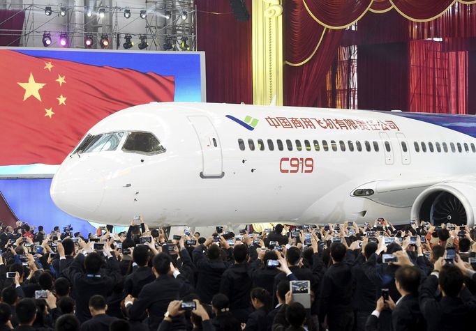 C919, vyrobený čínskou státní společností Commercial Aircraft Corp of China (Comac)