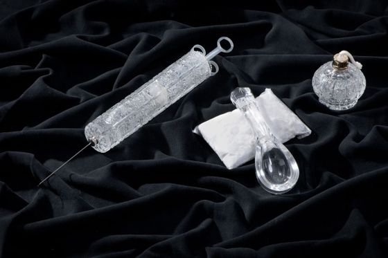 Jiří Černický: Heroin Crystal, 1995, objekt, kombinovaná technika.
