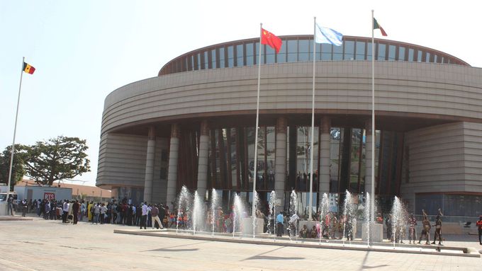 Budovu nového Muzea černých civilizací v senegalském Dakaru navrhli čínští architekti.