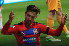 Plzeň je po výhře 2:0 nad Duklou znovu v čele ligy