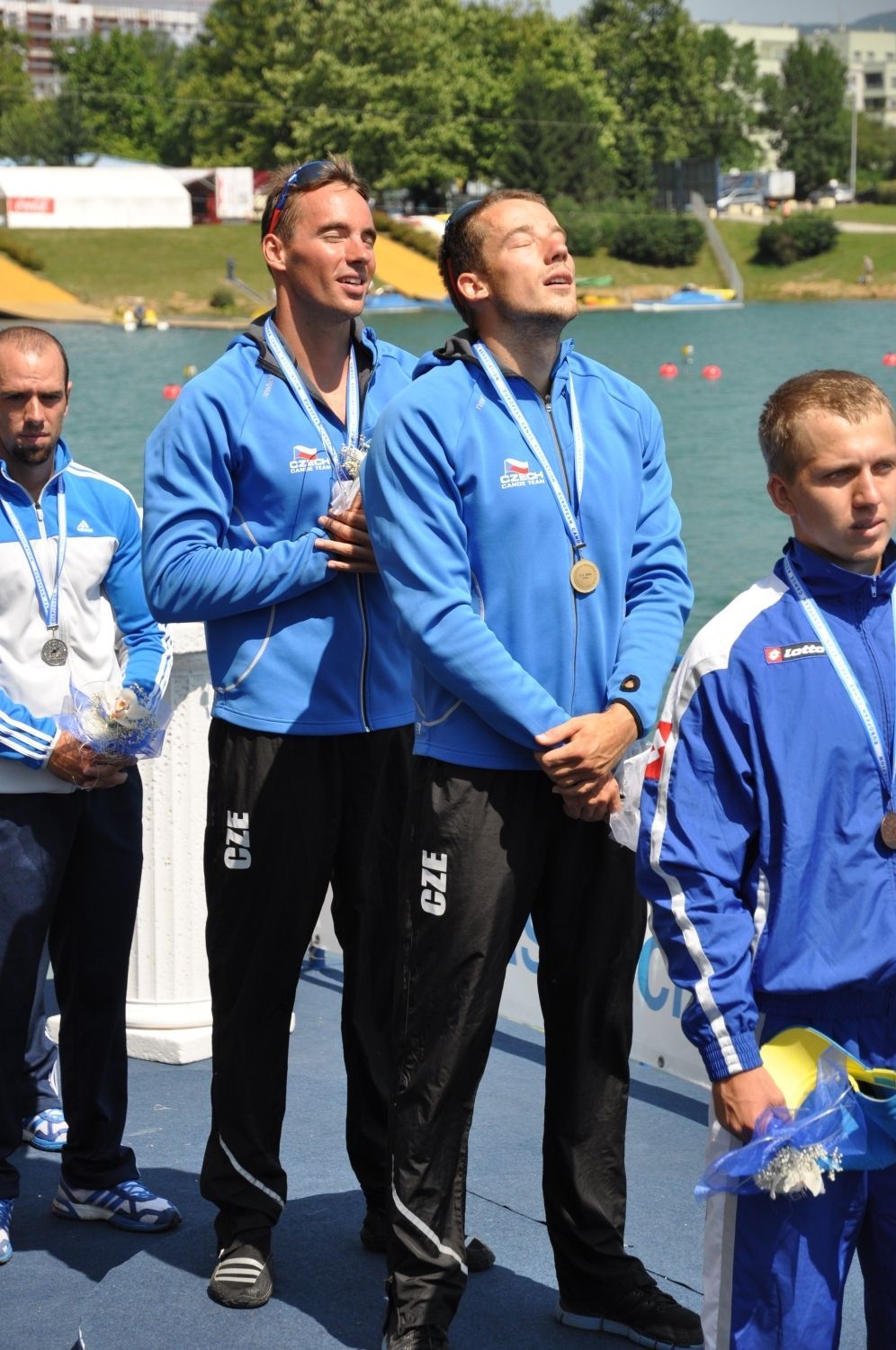 Filip Dvořák a Jaroslav Radoň (zleva) na Mistrovství Evropy rychlostních kanoistů 2012 v Záhřebu.