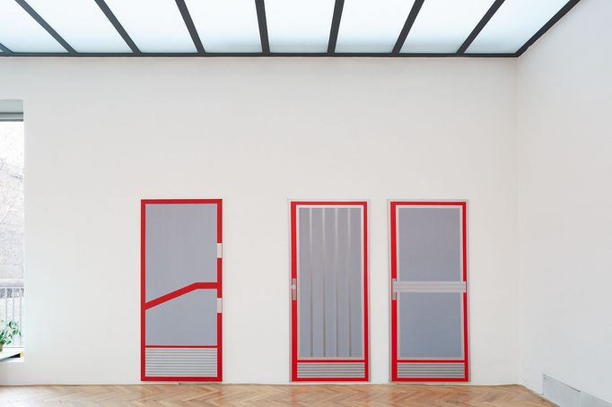 Dílo Venduly Chalánkové na současné skupinové výstavě Tady a teď! v Domě umění města Brna.