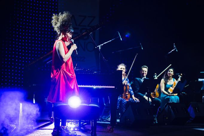Snímek z koncertu Hiromi na brněnském Jazzfestu.