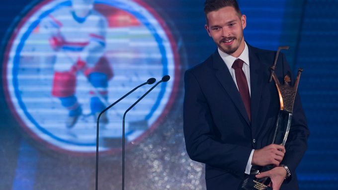 Po předminulé sezoně přebíral Dominik Furch cenu pro nejlepšího hráče utkání na galavečeru Hokejista sezony.