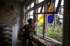 Jednou z nově osvobozených vesnic je Rivnopil na jihozápadě Doněcké oblasti. Jde už o devátou obec, kterou Ukrajinci v tomto měsíci získali. Nežili v ní ale žádní civilisté, protože už byla téměř zničená a také ze všech stran zaminovaná.