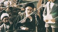 Chomejní po příletu 1. února 1979 promluvil na hřbitově Behešte Zahra, kde byly pochovány oběti střelby na demonstracích. Dnes je u hřbitova mauzoleum s Chomejního hrobkou.