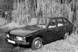 Ačkoliv úvahy o škodovce větší než "embéčko" pocházejí už z 50. let, první hmatatelný výsledek plánování přijel až v říjnu 1967. Tehdy se objevil funkční vzorek automobilu známého jako Škoda 720, jehož design navrhl Josef Brokeš.