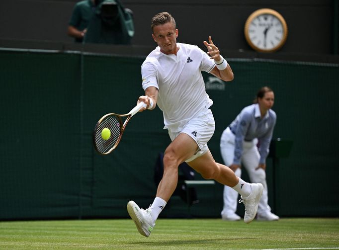 Jiří Lehečka v osmifinále Wimbledonu 2023.