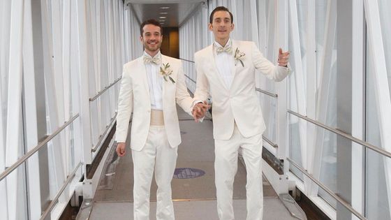 První sňatek osob stejného pohlaví ve vzduchu
