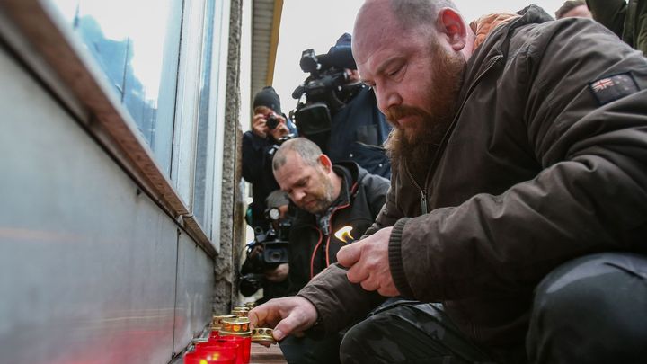 Těžce zraněný horník zůstává dál v kritickém stavu, popáleniny má na polovině těla
